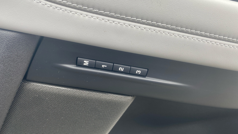 Land Rover Range Rover Evoque 2.0 D200 R-Dynamic HSE 5dr Auto Diesel Hatchback